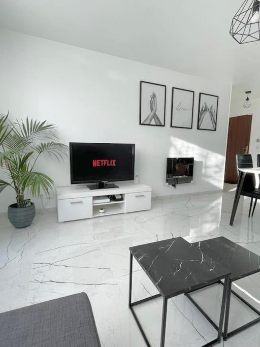 Ferienwohnung Grand F3 A 30Mn De Paris - Terrasse + Parking Prive Saint-Ouen-l'Aumone Exterior foto