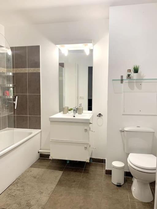 Ferienwohnung Grand F3 A 30Mn De Paris - Terrasse + Parking Prive Saint-Ouen-l'Aumone Exterior foto